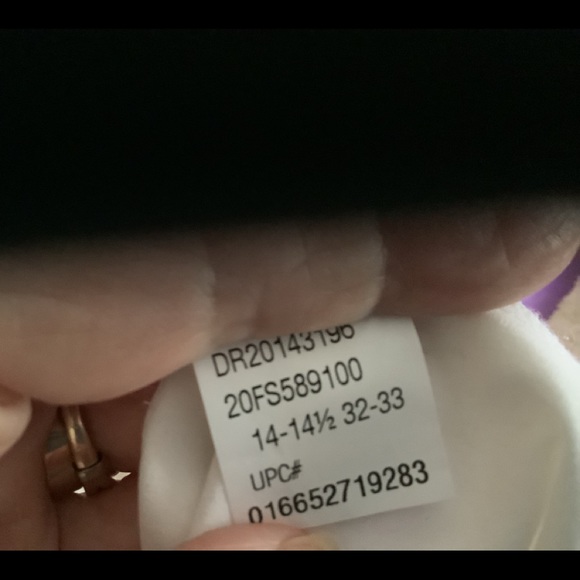 Van Heusen dress shirt - Picture 5 of 6